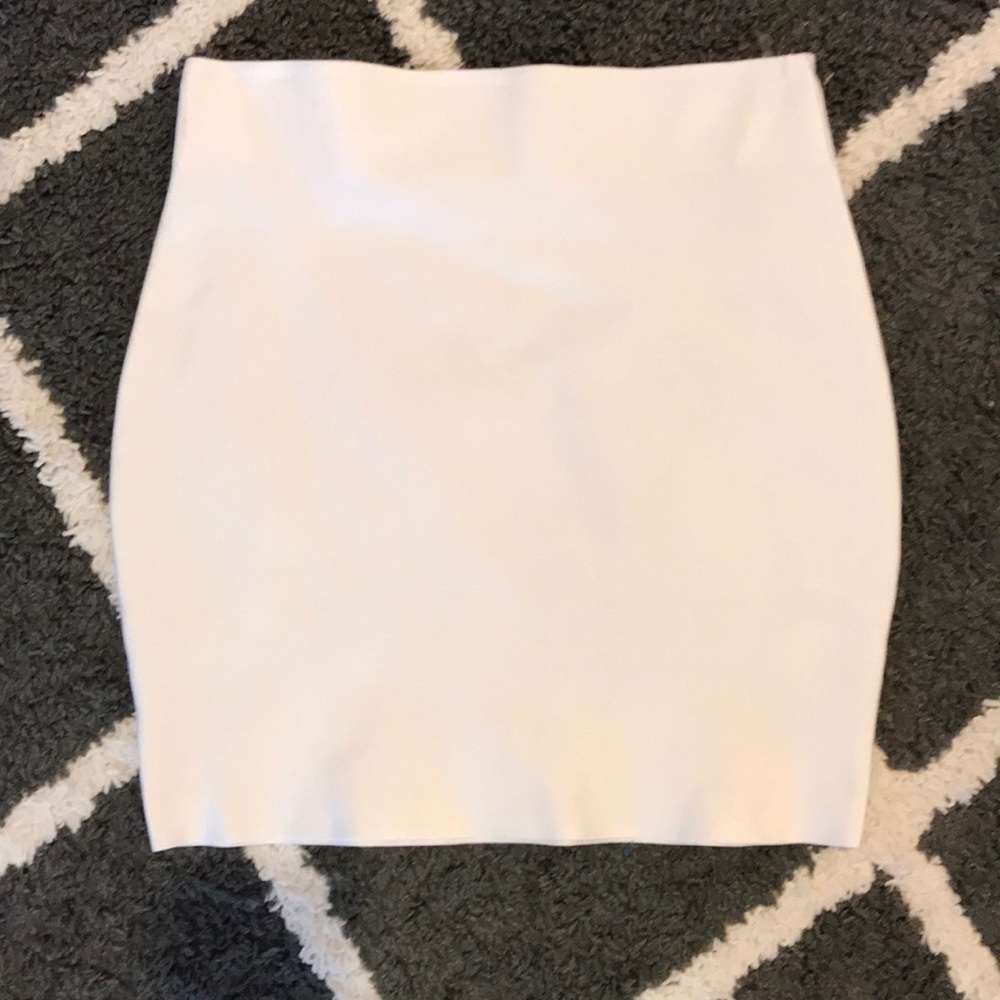 Fashionable trendy white bandage skirt